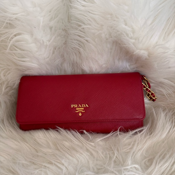 Red Prada crossover body bag - Picture 1 of 1